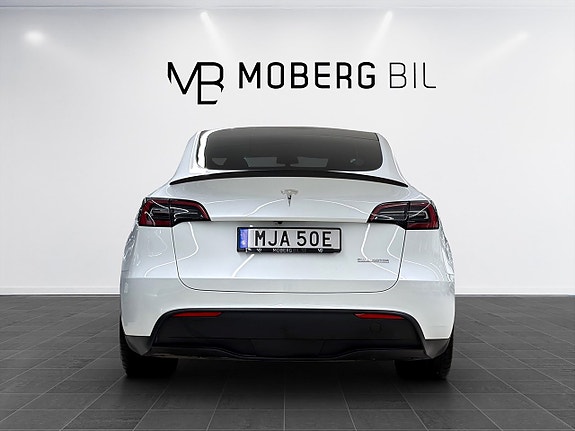 Tesla Model Y 6 of 19
