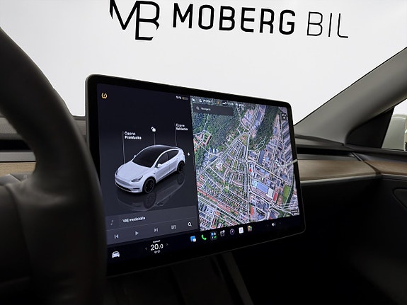 Tesla Model Y 12 of 19