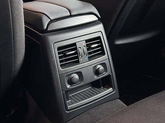 BMW 318i 15 of 15