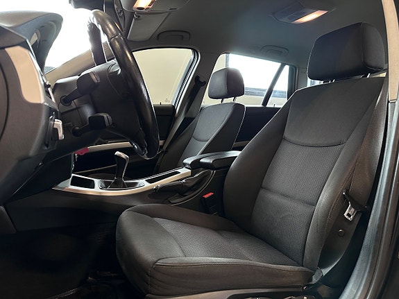 BMW 318i 7 of 15