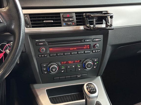BMW 318i 12 of 15