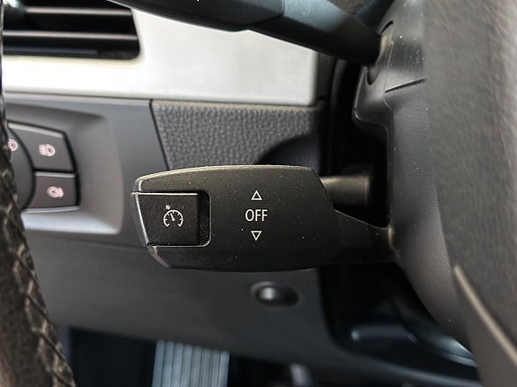 BMW 318i 14 of 15