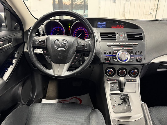 Mazda 3 9 of 18