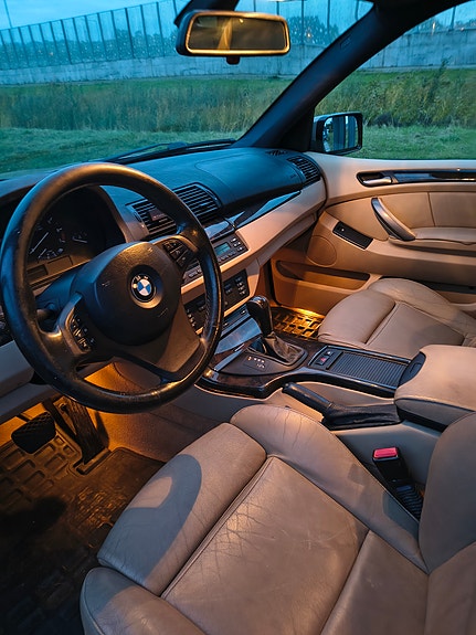 BMW X5 4 of 9