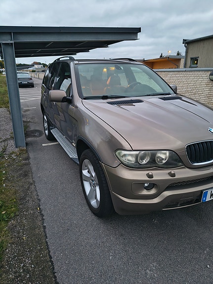 BMW X5 2 of 9