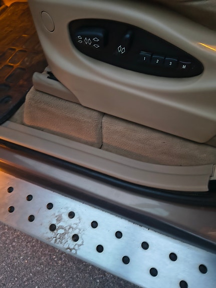 BMW X5 3 of 9