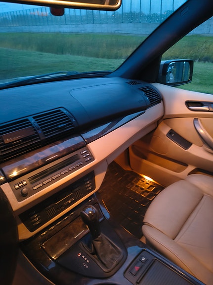 BMW X5 6 of 9