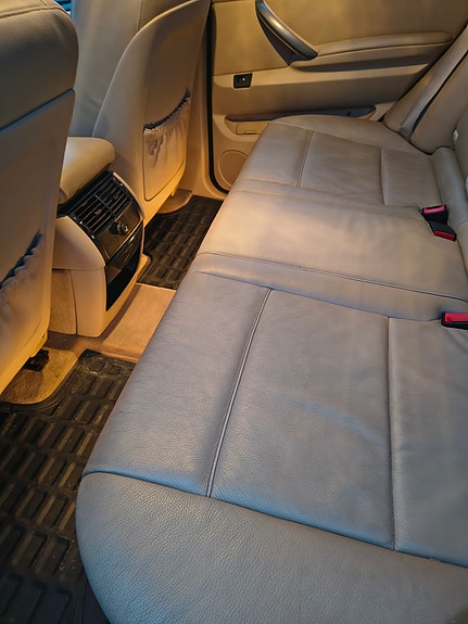 BMW X5 8 of 9