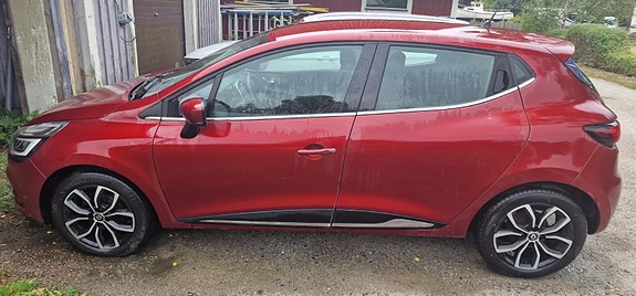 Renault Clio 2 of 8