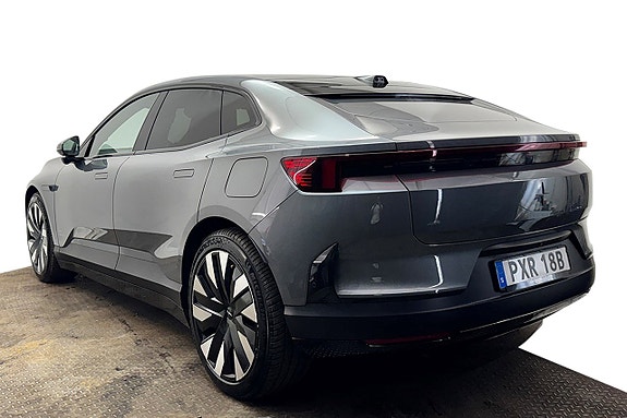 Polestar 4 8 of 30