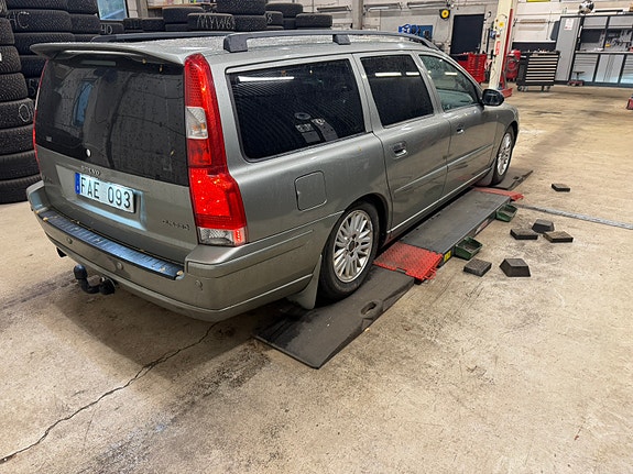 Volvo V70 4 of 8