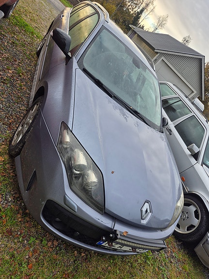 Renault Laguna 2 of 2