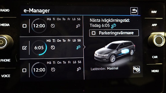 Volkswagen Passat 18 of 22