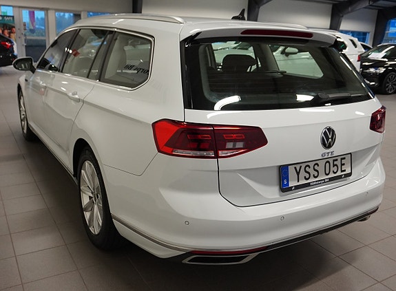 Volkswagen Passat 5 of 22