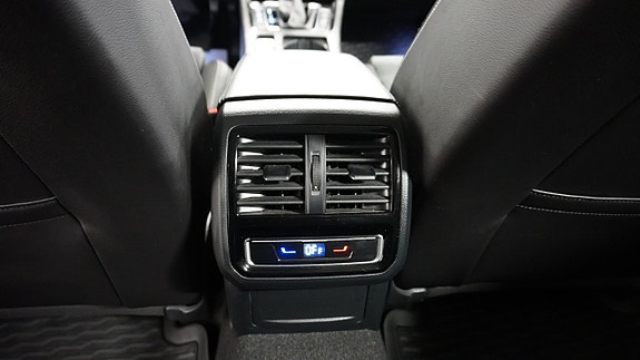 Volkswagen Passat 12 of 22