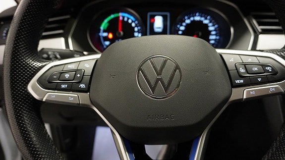 Volkswagen Passat 14 of 22