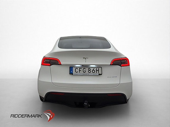 Tesla Model Y 8 of 30