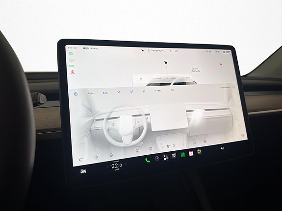 Tesla Model Y 21 of 30