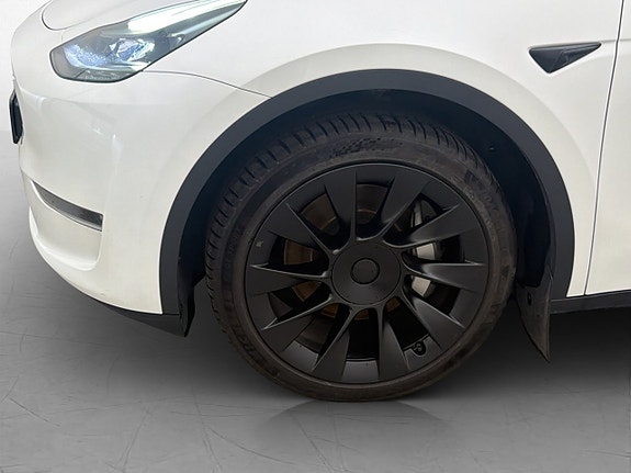 Tesla Model Y 30 of 30
