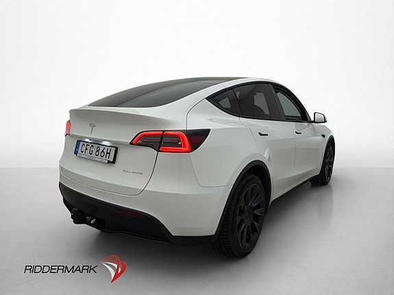 Tesla Model Y 9 of 30