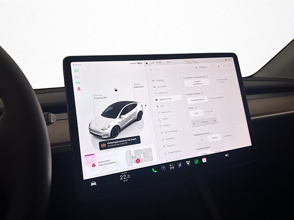 Tesla Model Y 25 of 30