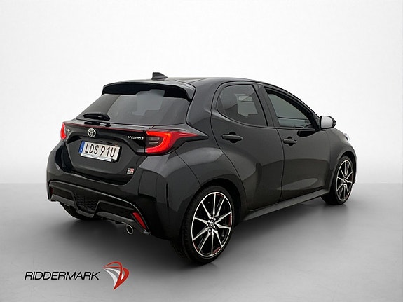 Toyota Yaris 9 of 30