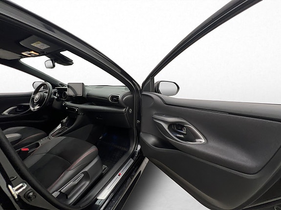 Toyota Yaris 17 of 30