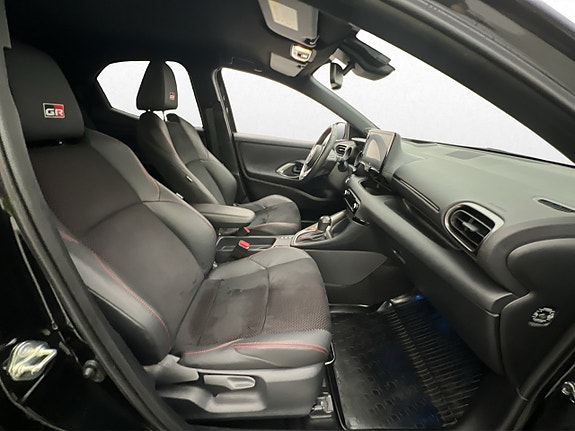 Toyota Yaris 16 of 30
