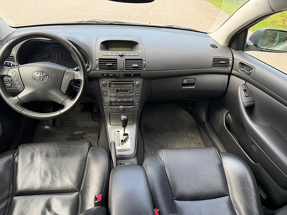Toyota Avensis 8 of 9