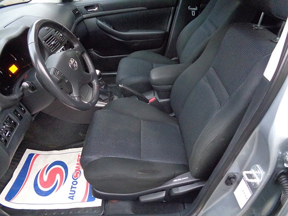 Toyota Avensis 6 of 30