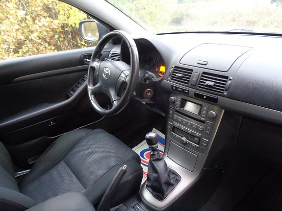 Toyota Avensis 13 of 30