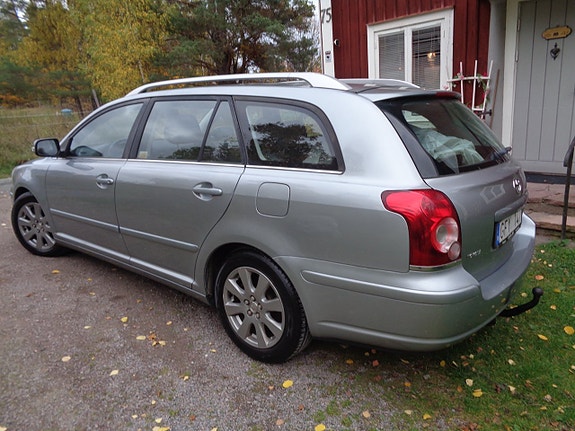 Toyota Avensis 3 of 30