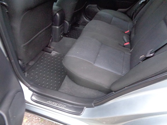 Toyota Avensis 8 of 30