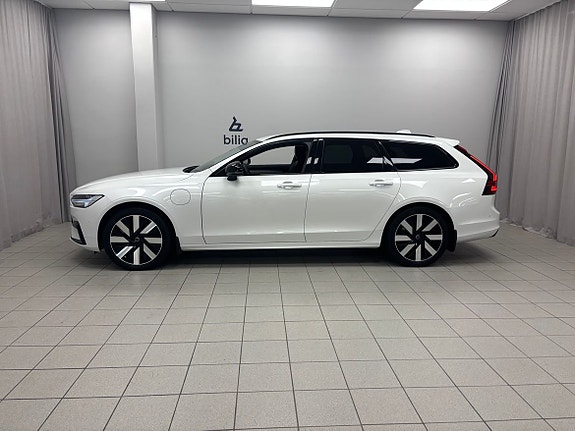Volvo V90 2 of 22