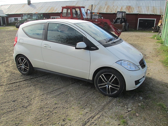 Mercedes-Benz A160 3 of 7
