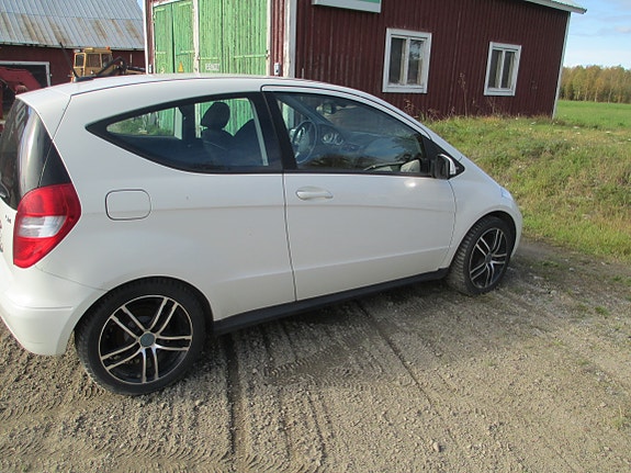 Mercedes-Benz A160 4 of 7