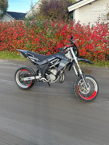 Aprilia Sx125 2 of 4