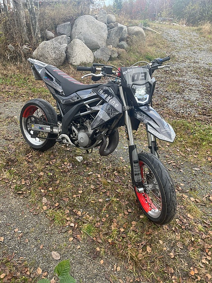 Aprilia Sx125 3 of 4