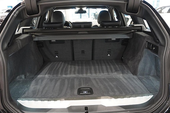 BMW 330e 12 of 14