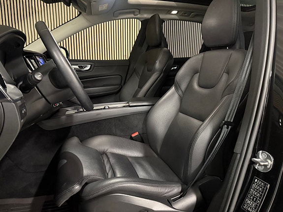 Volvo XC60 12 of 30