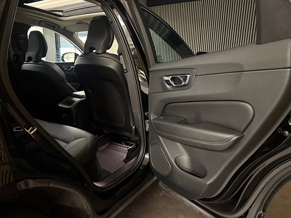 Volvo XC60 27 of 30