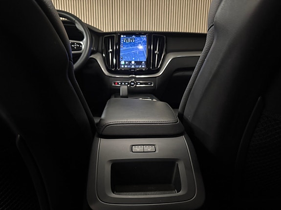 Volvo XC60 15 of 30