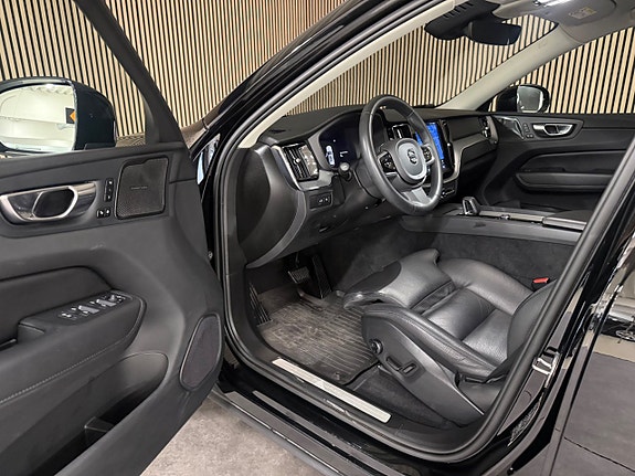 Volvo XC60 10 of 30