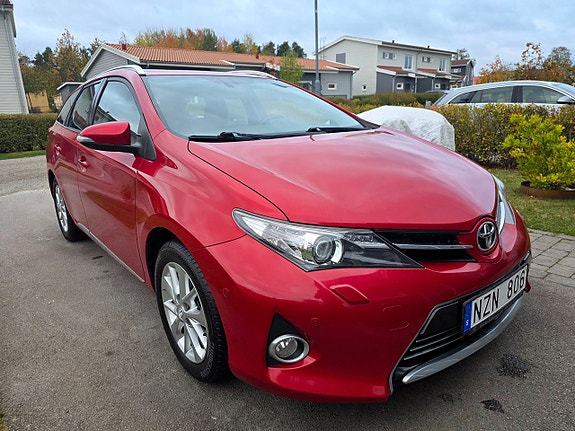 Toyota Auris 6 of 24