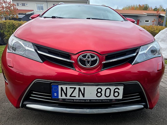 Toyota Auris 7 of 24