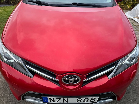 Toyota Auris 8 of 24