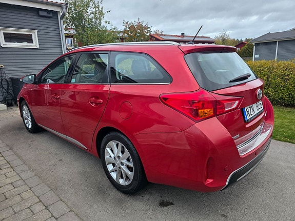 Toyota Auris 3 of 24