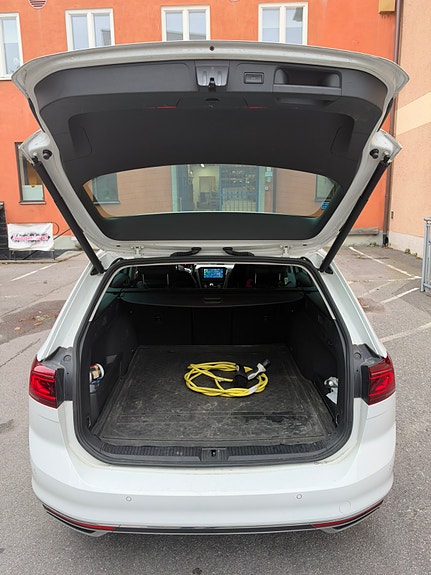 Volkswagen Passat 9 of 13