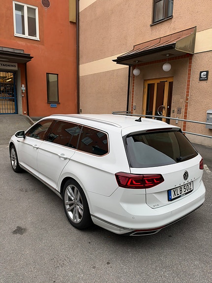 Volkswagen Passat 4 of 13