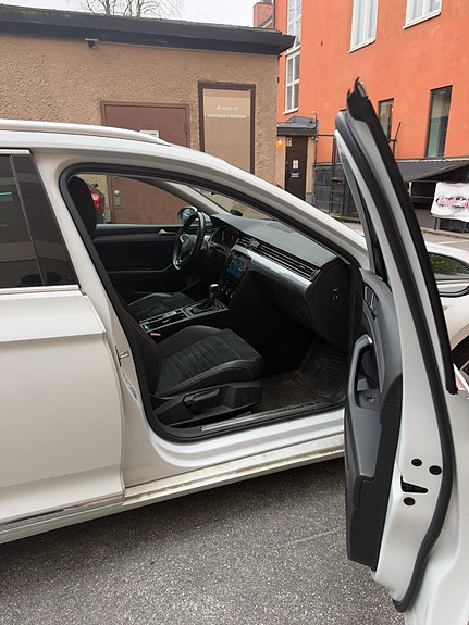 Volkswagen Passat 10 of 13